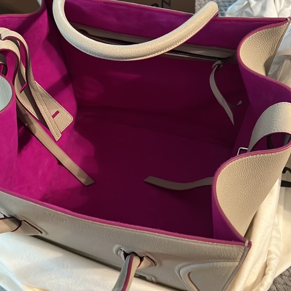 Brand NEW Céline - Picture 7 of 12